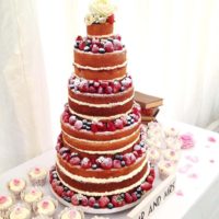 большой красивый торт на свадьбу